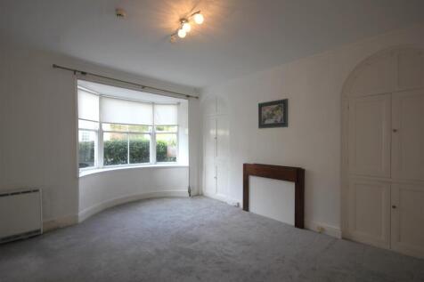 Living room 1.JPG