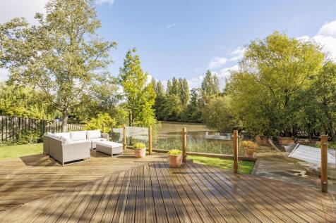 Lakeside_Externals_3.jpg