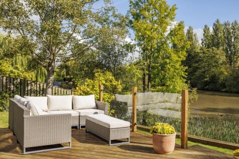 Lakeside_Externals_4.jpg