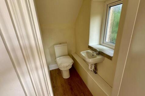Downstairs Toilet.jpg