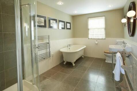 Family Bathroom.jpg
