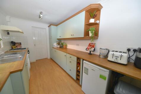 kitchen2.JPG