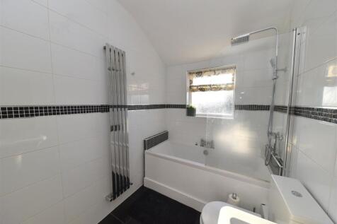 bathroom 2.jpg