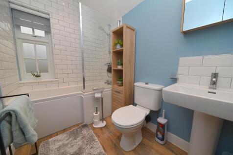 bathroom1.JPG
