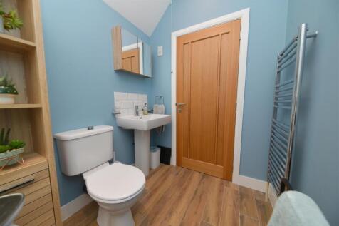 bathroom2.JPG
