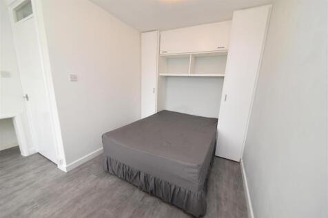 bedroom.JPG