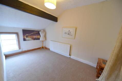 2nd Top bedroom.JPG