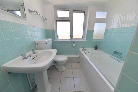 bathroom2.JPG