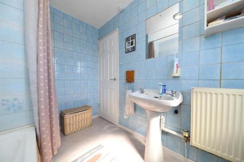 bathroom2.JPG