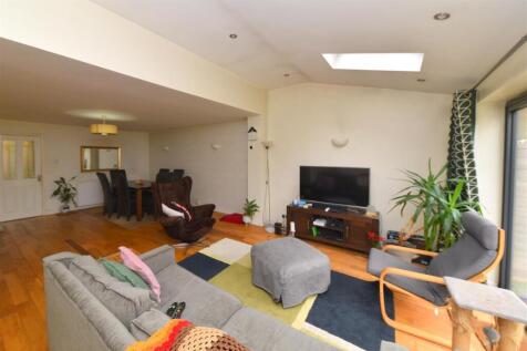living room4.JPG