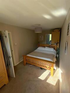 bedroom2.jpg