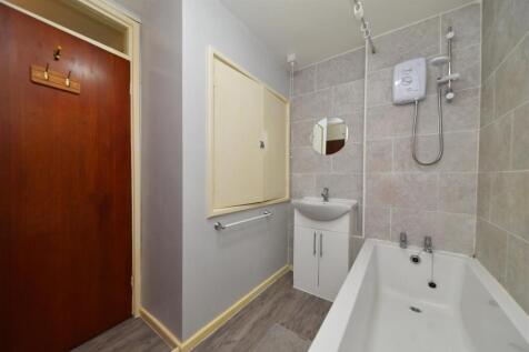 bathroom1.JPG