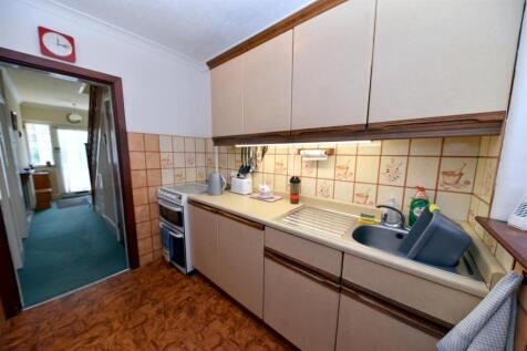 kitchen 2.JPG