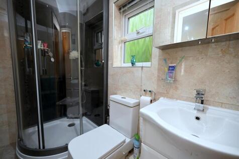 ensuite bed4.jpg