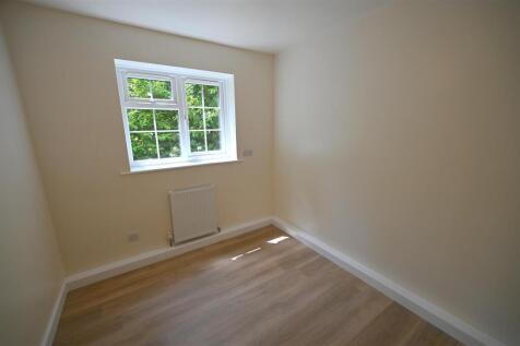 bedroom1.JPG