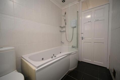 bathroom2.JPG