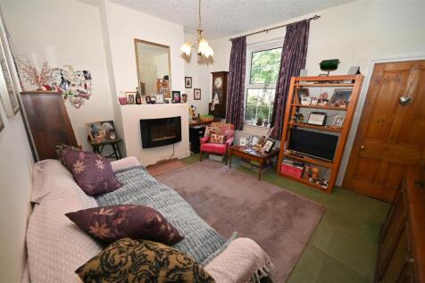 sitting room1.JPG