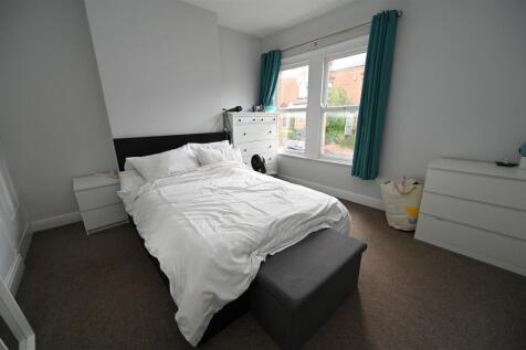 bedroom1.1.JPG