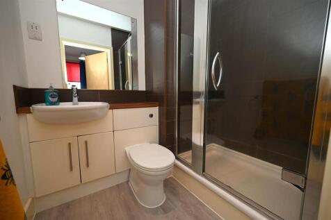 ensuite.JPG