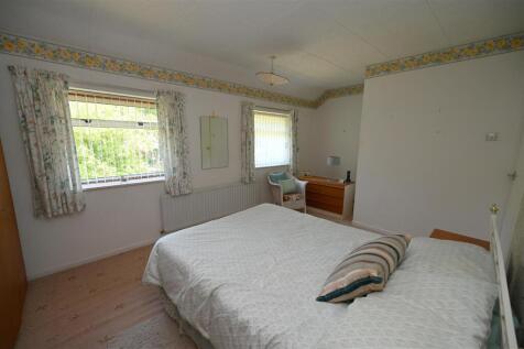 bedroom1.2.JPG