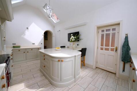 kitchen 2.JPG
