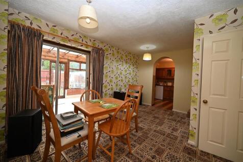 Dining Room 2.JPG