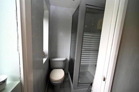 Shower Room 2.JPG