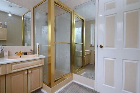 Ensuite 1.2.JPG