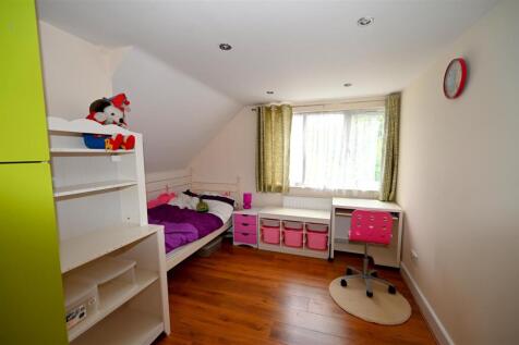 Bed 11.JPG