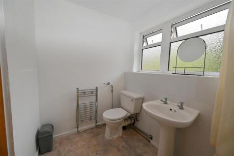 bathroom 1.JPG