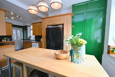 kitchen 2.JPG