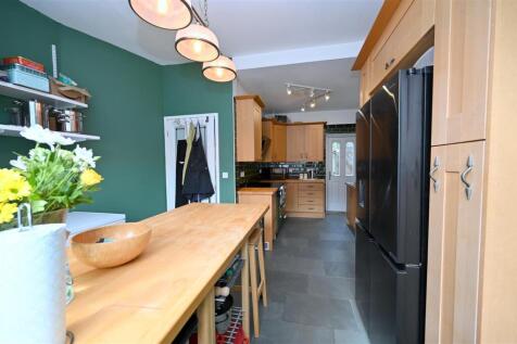 kitchen 1.JPG