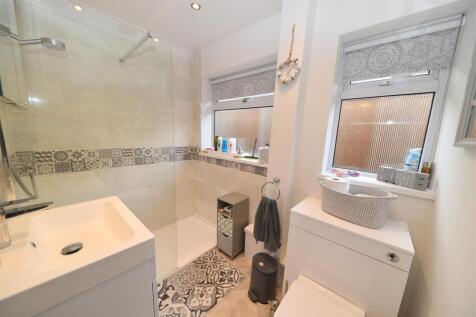 bathroom2.JPG
