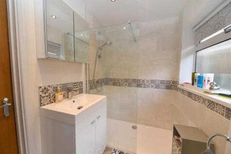 bathroom1.JPG