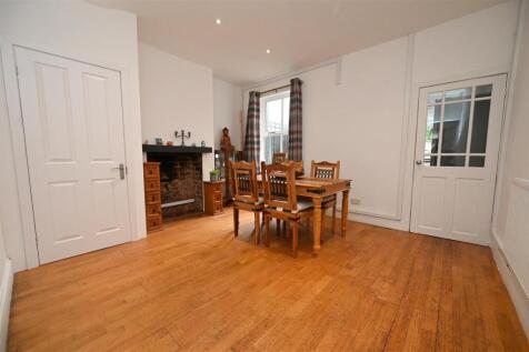 dining room..JPG