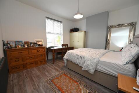 bedroom2.JPG