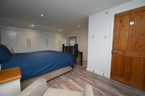 bedroom1.1.JPG