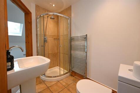 ensuite.JPG