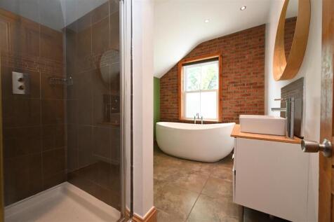 bathroom2.JPG