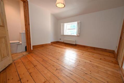 bedroom5.JPG