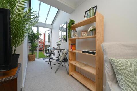 sitting area.JPG