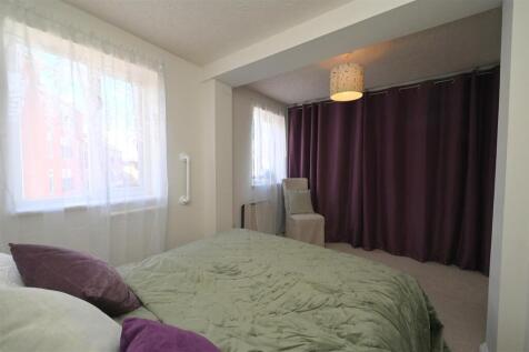 bedroom1.1.JPG