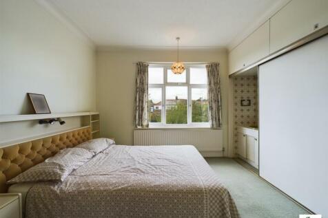 CAM02085G0-PR0099-STILL026.jpg