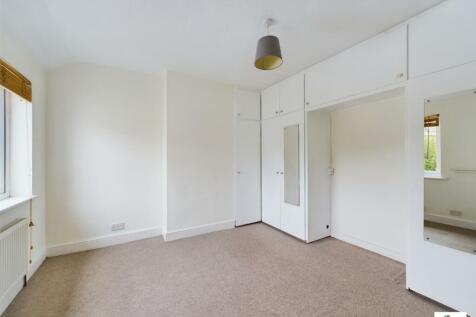 CAM02085G0-PR0098-STILL027.jpg
