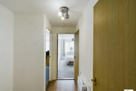 CAM02085G0-PR0113-STILL009.jpg