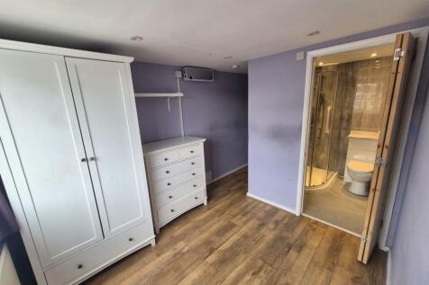 Bedroom 4 (downstairs)
