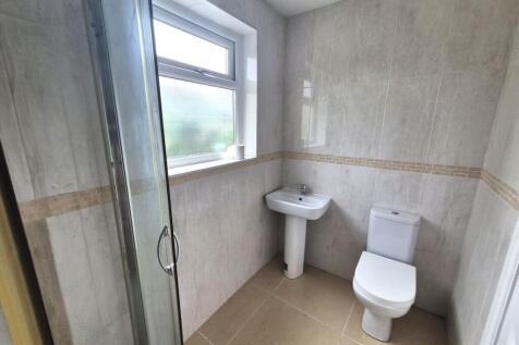 Downstairs shower room
