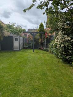 284 Dovedale Road...