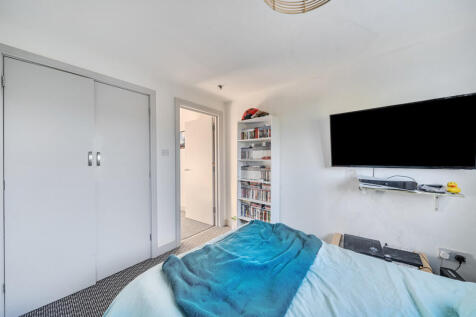 1360772-7-68da514...