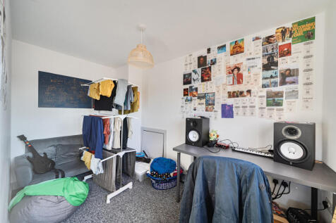 1360772-9-68da516...